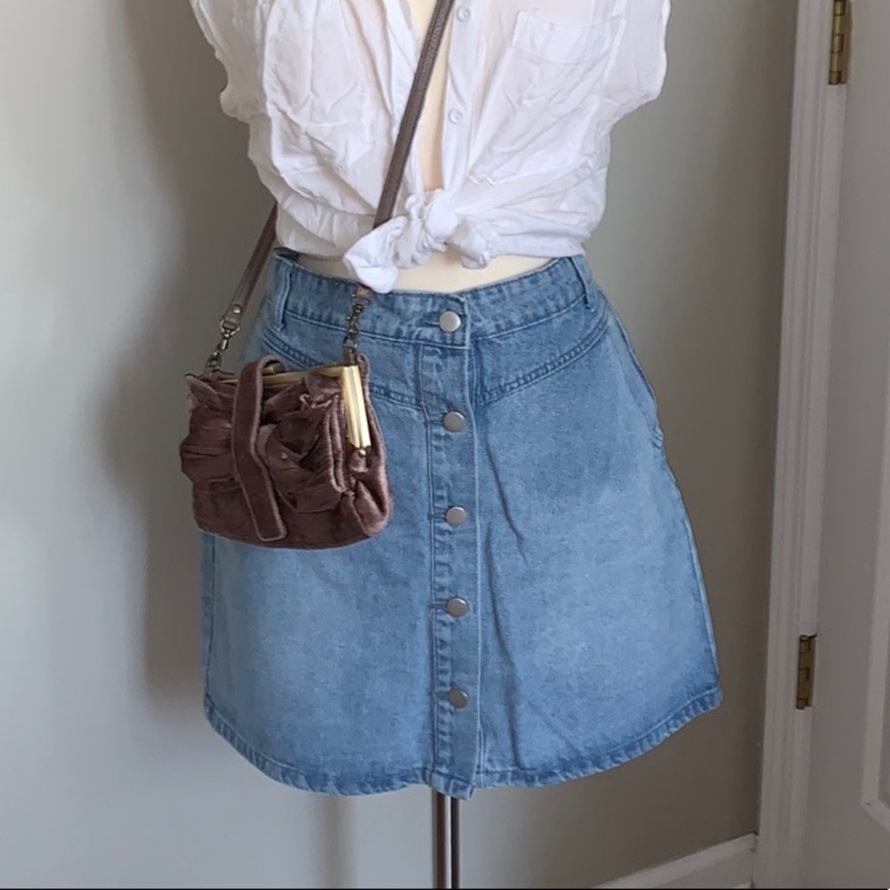 6/$28❗️ Denim mini skirt - Picture 6 of 9